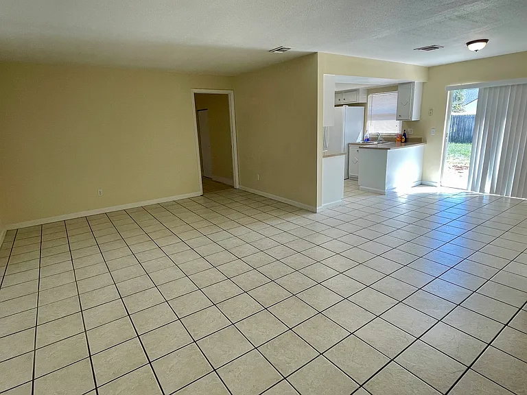 12068 Club Woods Dr — Photo 7