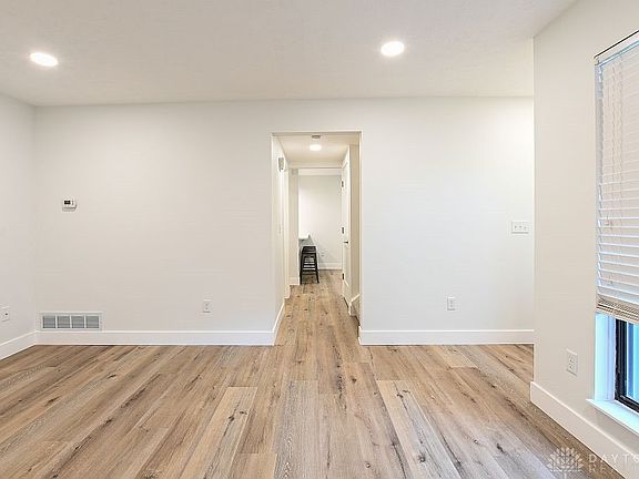 4th image of 2850 Foxwood Ct