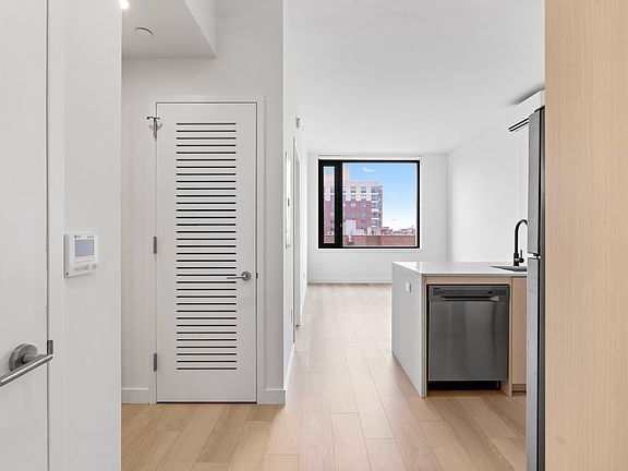 5th image of 15310 88th Ave #712
