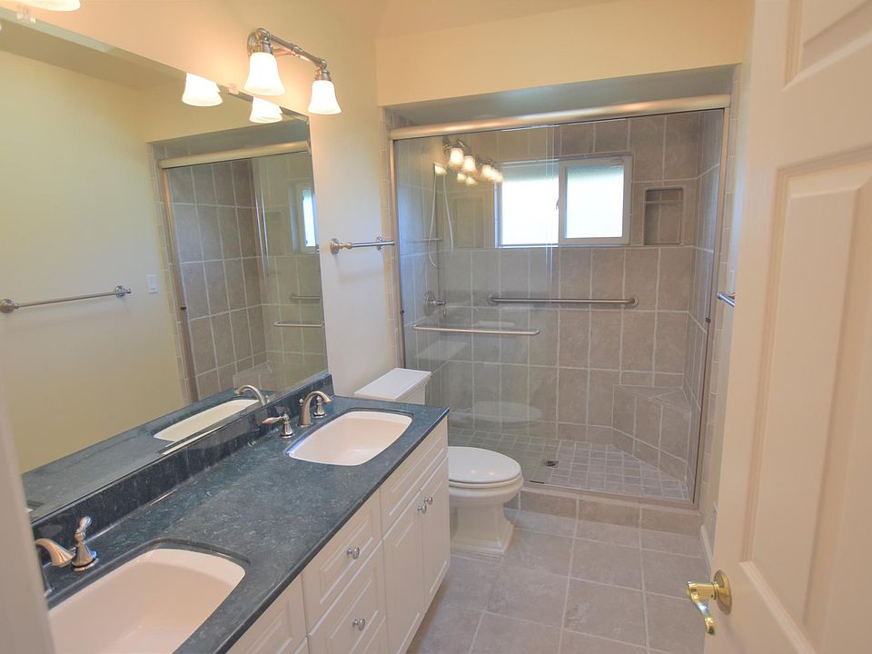 1st image of 999 Crooked Creek Dr