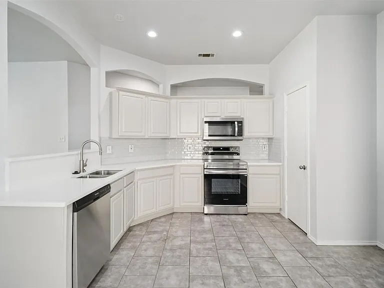 4937 Spur Ridge Ct #4937 — Photo 9