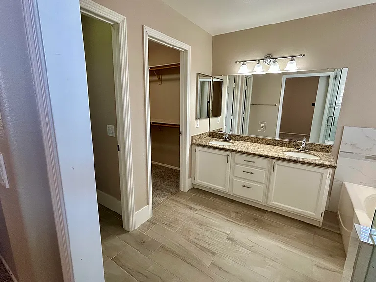 10409 Mountain Lodge Pl — Photo 12