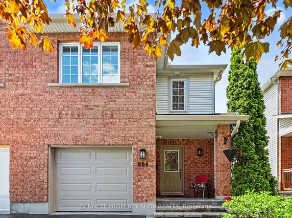909 Goose River Ave, Ottawa, ON K1V 1T6