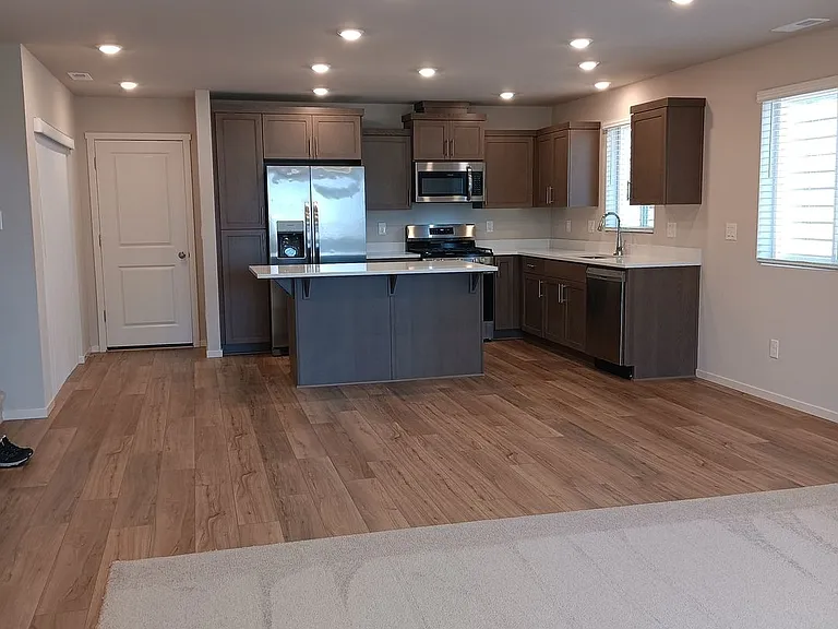 610 Pickering Ln — Photo 7