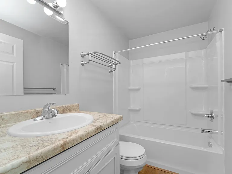 3209 E Canary St — Photo 1
