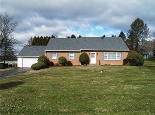 1677 Beverly Hills Rd, Coopersburg, PA 18036