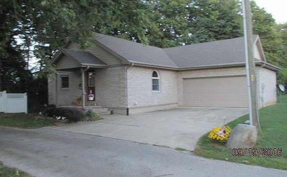2nd image of 1444 W Deer Cliff Dr
