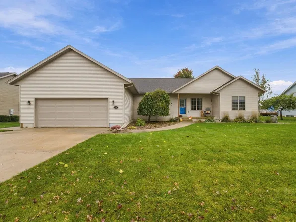 710 Winters Dr, Cedar Falls, IA 50613