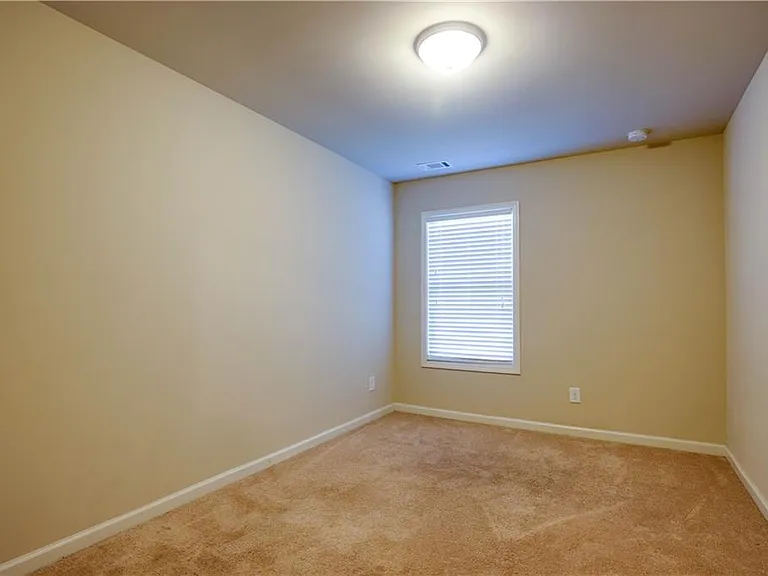 1795 Garbrooke Cv — Photo 17