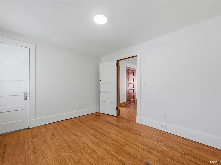 212 Center St — Photo 21