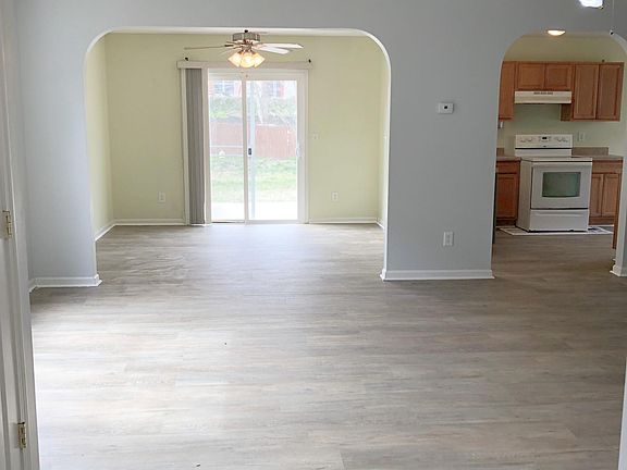 5th image of 4611 Twin Spires Dr