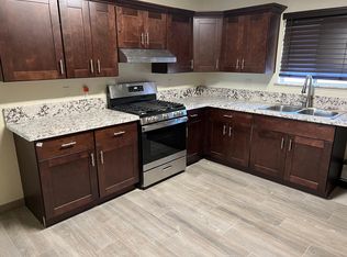 935 Vineyard Way, Kingsburg, CA 93631