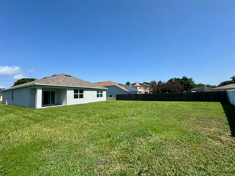 709 Versailles Ln — Photo 21