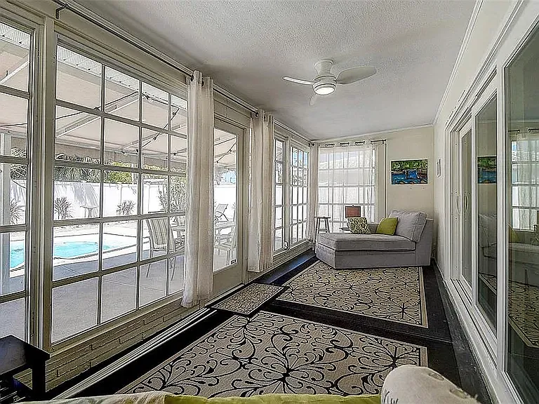 2800 E Vina Del Mar Blvd — Photo 18