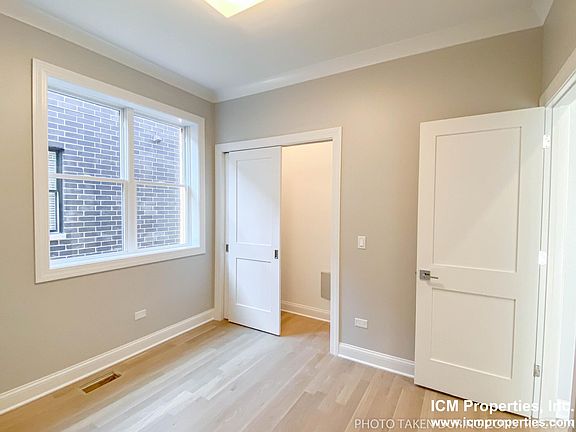 5th image of 3348 N Kenmore Ave #3N