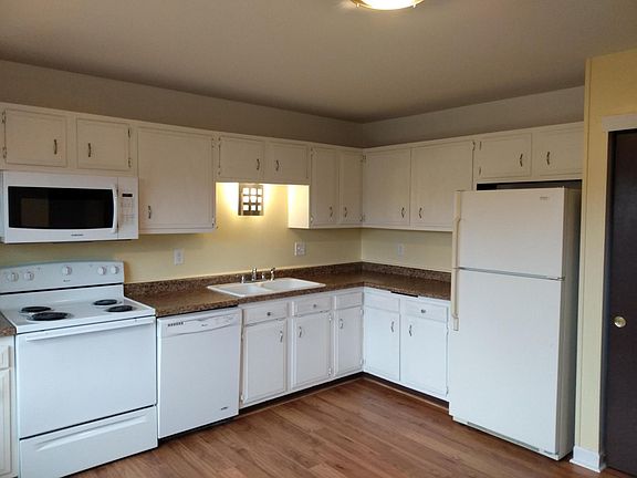 2nd image of N115W16533 Abbey Ct