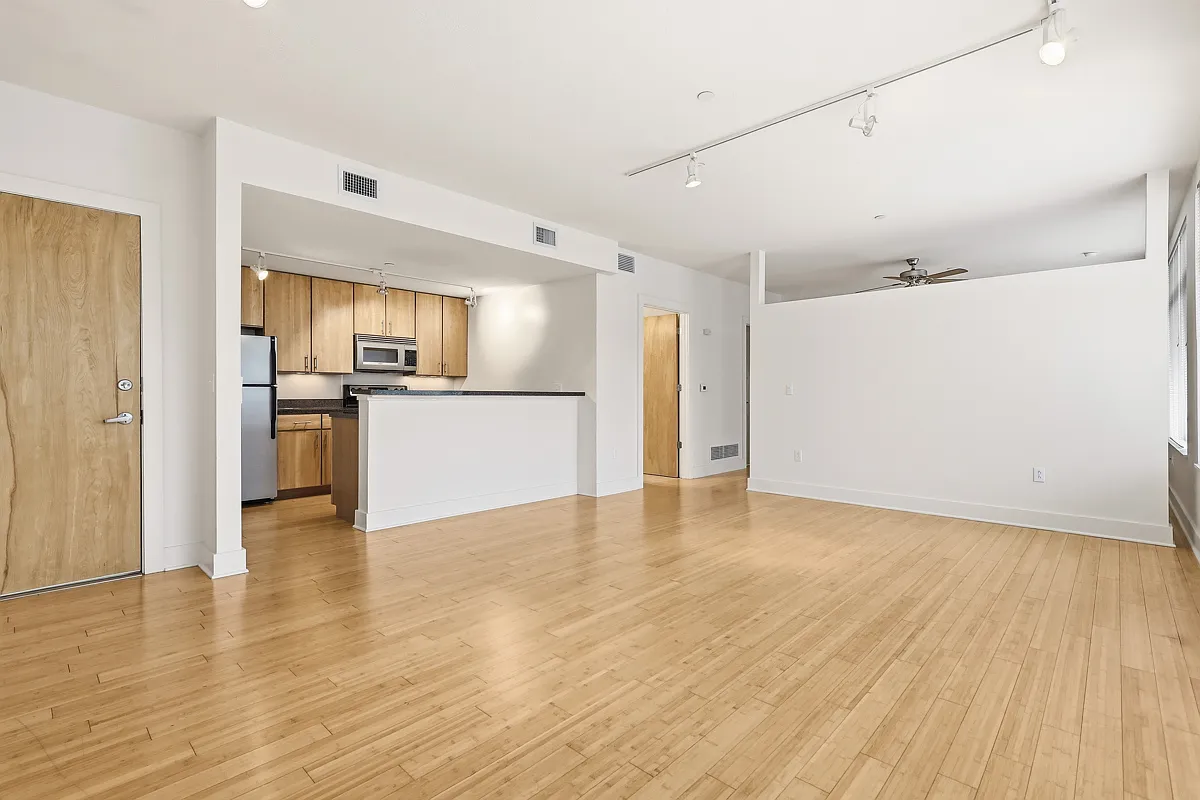1 bed, $2,030 — Photo 2