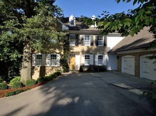 565 Vineyard Bluff Ln, Cincinnati, OH 45226