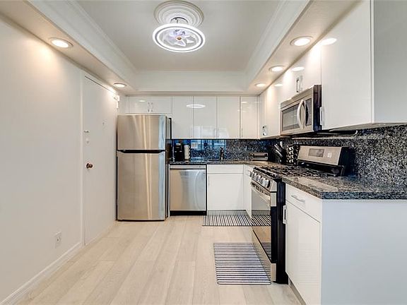 5th image of 3140 S Ocean Dr APT 201