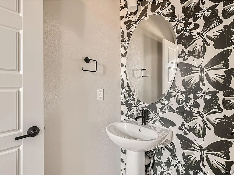 1565 W 67th Ave — Photo 14