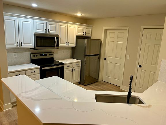 New quartz counter tops