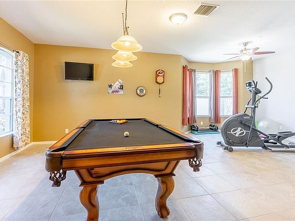 4th image of 17942 Souter Ln