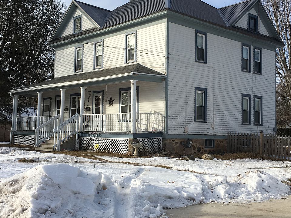 2nd image of 417 W 2nd St