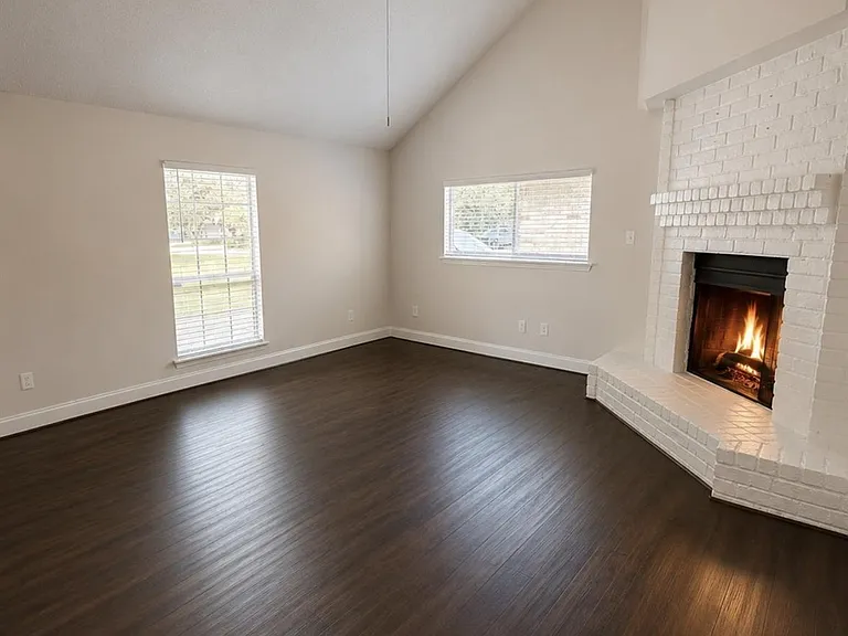 18210 Almonte Ln — Photo 12