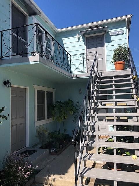 1st image of 2209 Ocean Park Blvd #2209