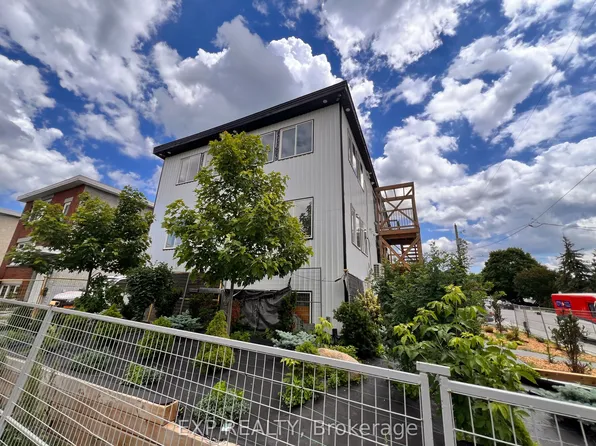 204 Ste Monique St, Ottawa, ON