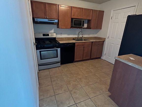 2nd image of 2701 Greystone Ct #2701