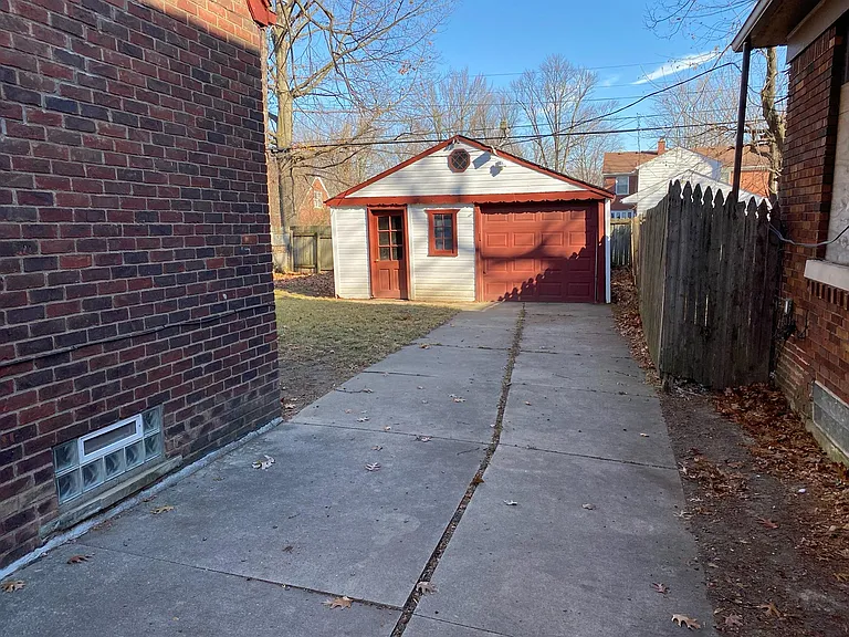 4346 Courville St — Photo 11