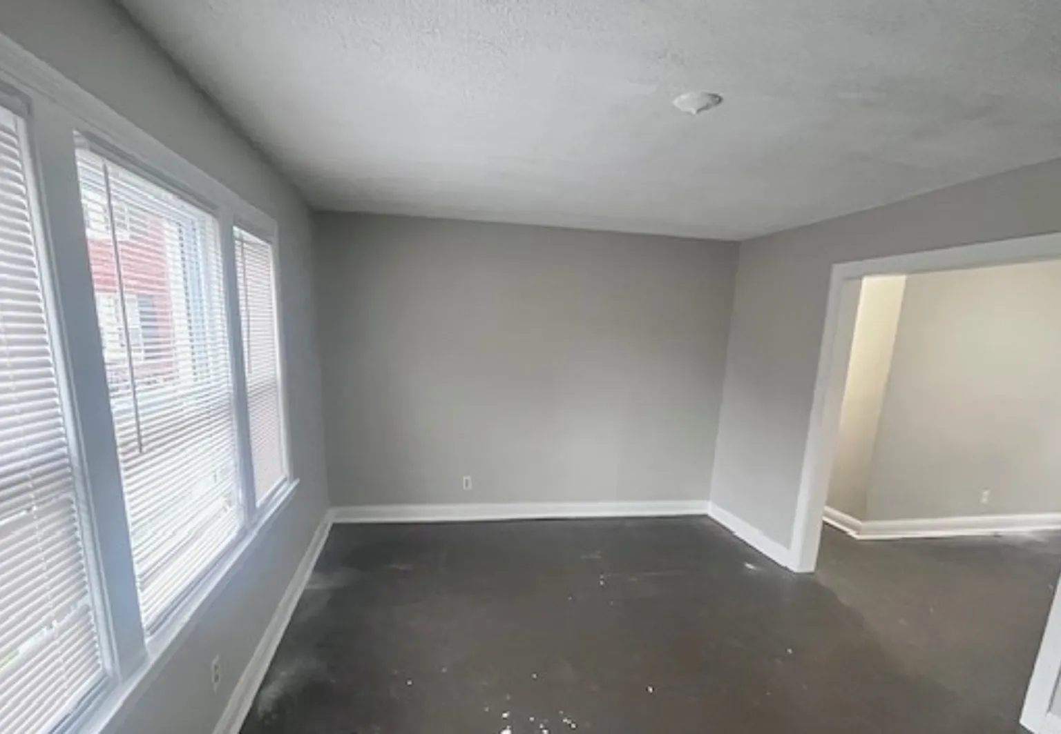 44th Street Apts. — Photo 3
