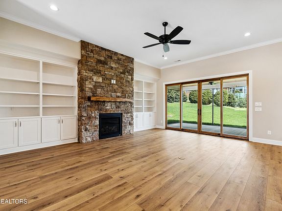4th image of 3746 Holly Berry Dr
