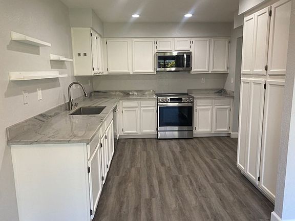 5th image of 434 Creekside Ln