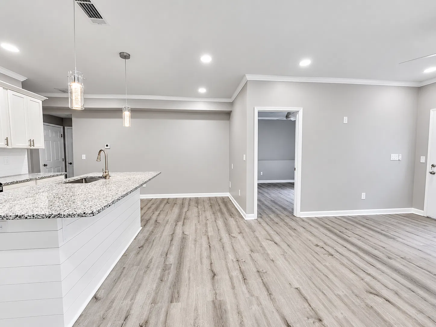 1 bed, 750 sqft, $1,700 — Photo 4