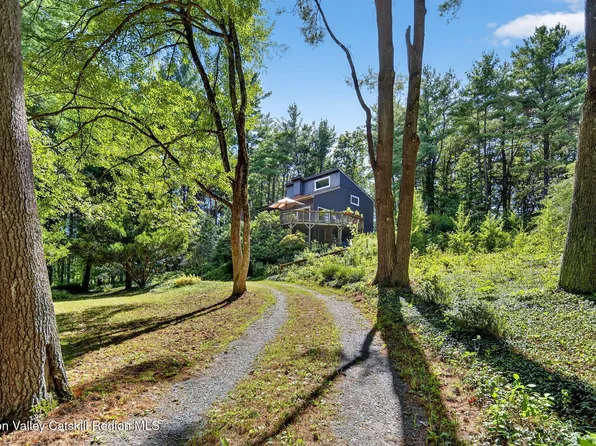 61 Park Place N, Valatie, NY 12184