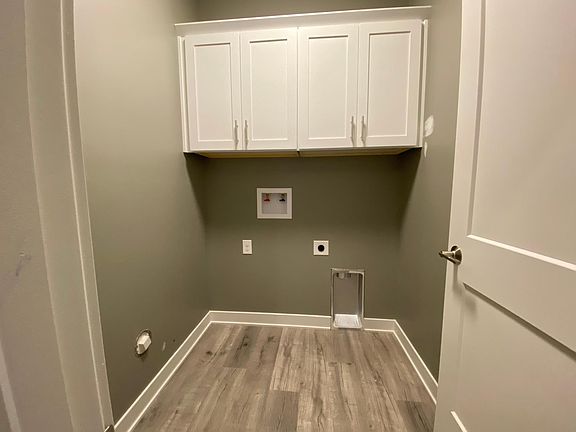 4th image of 5086 W Hillsboro Dr