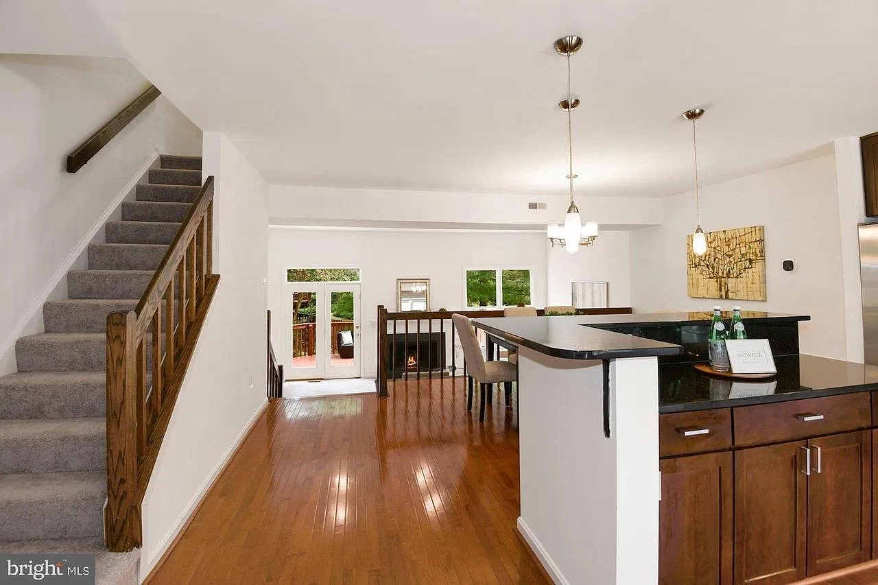 3 bed, 2197 sqft, $3,900 — Photo 2