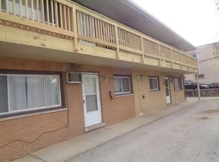 8817 S Roberts Rd APT 6, Hickory Hills, IL 60457