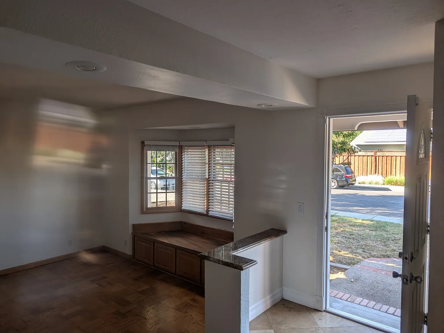3 bed, 1958 sqft, $4,450 — Photo 3