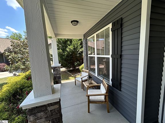 4th image of 208 Mountain Slope Ct