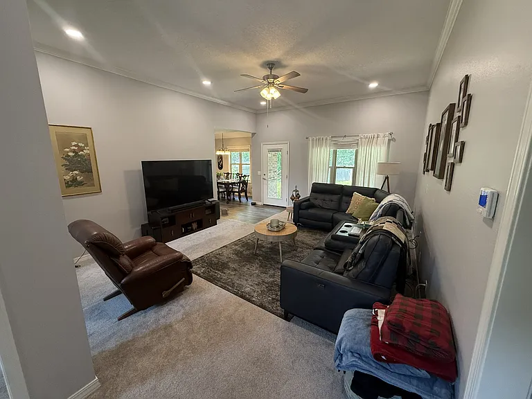 420 Primrose Ave — Photo 9