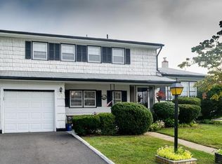 57 Flagstone Dr, Port Reading, NJ 07064