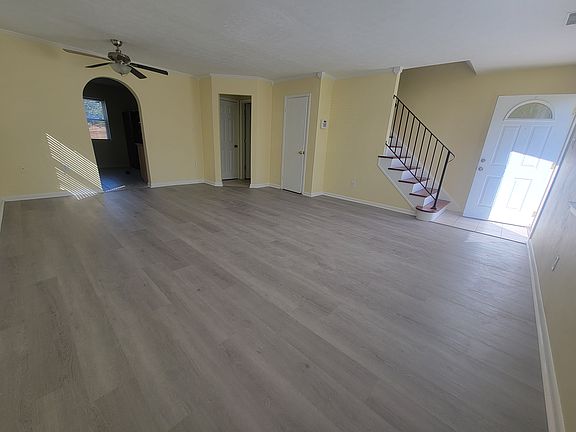 4th image of 869 S Club House Rd APT 8