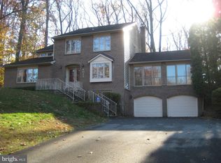 8022 Cypress Grove Ln, Cabin John, MD 20818
