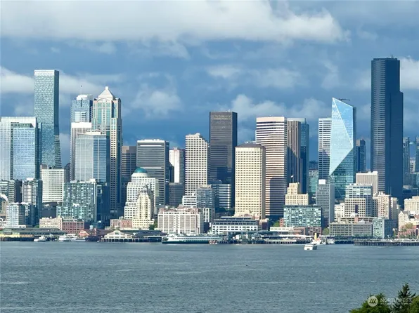 2349 Harbor Avenue SW #706, Seattle, WA 98126