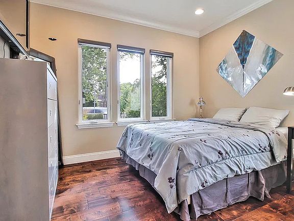 3rd image of 1296 Bird Ave
