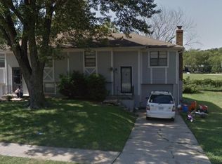 8908 Haskins St, Lenexa, KS 66215
