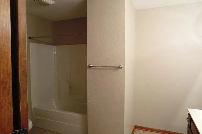 4 bed, 2632 sqft, $1,600 — Photo 4